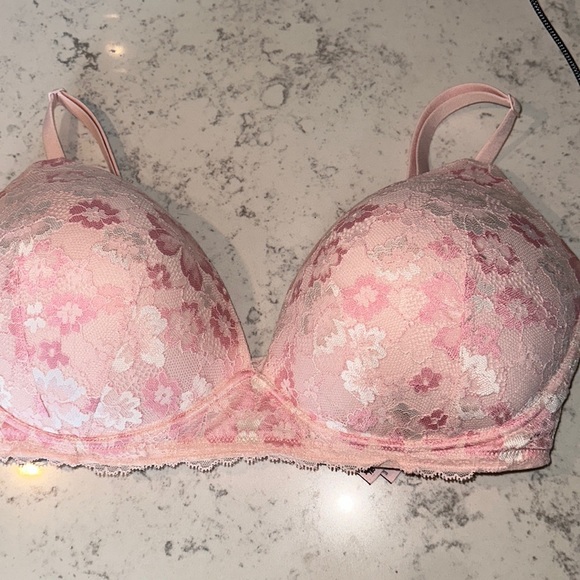 Victoria’s Secret-Body by Victoria nursing bra no wire Pink Lace 36DDD EUC - Picture 2 of 14
